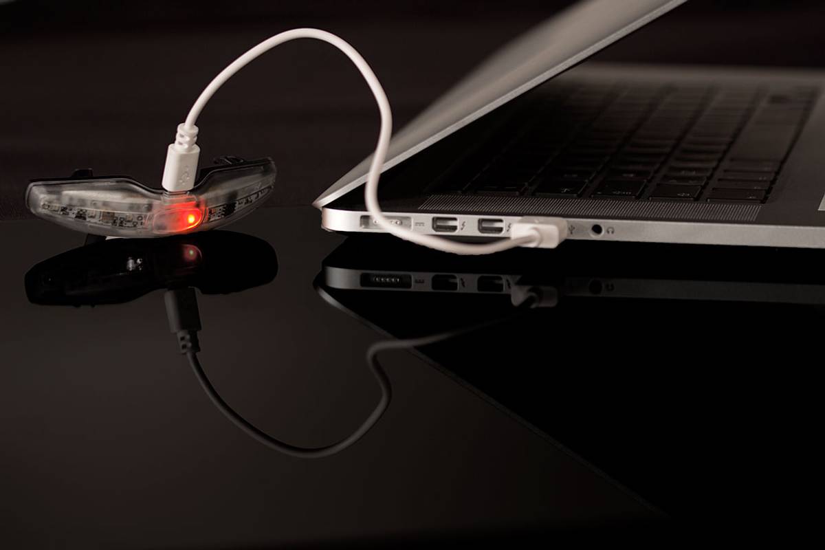 MET USB LED Hjelmlys