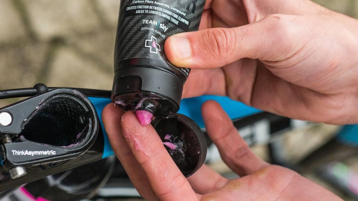 Muc-Off Carbon Gripper